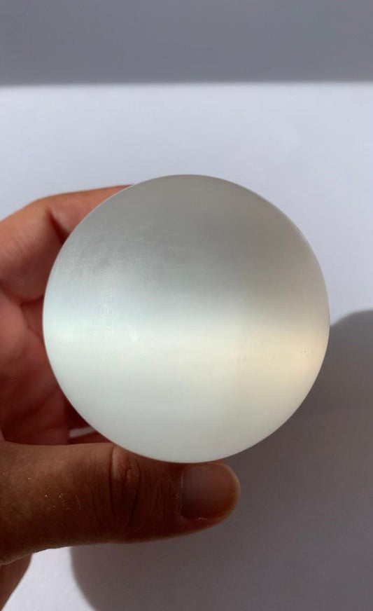 Sfera in selenite 280 gr / Benessere e tranquillità