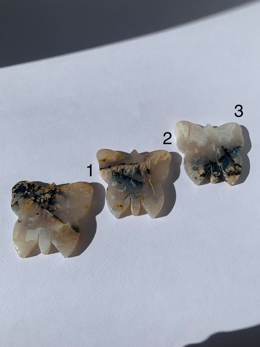 Farfalla in agata dendritica / Tranquillità e maturità